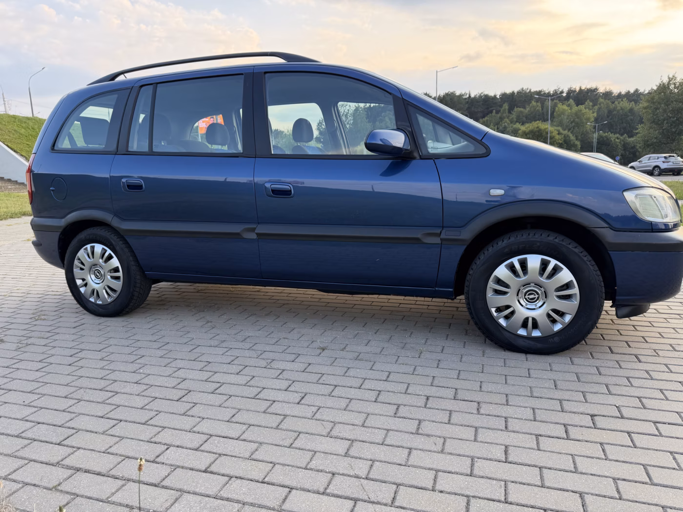 Opel Zafira фото 5