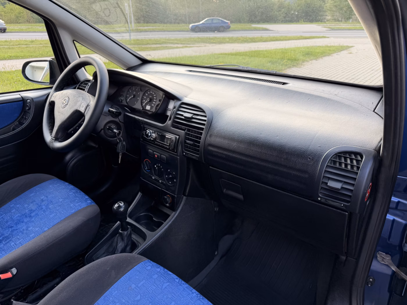 Opel Zafira фото 6