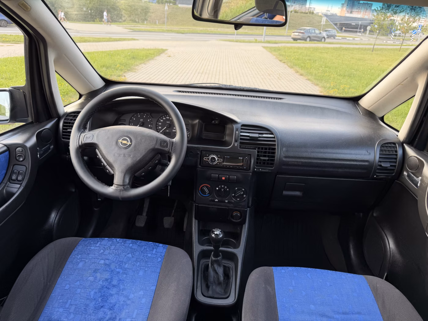 Opel Zafira фото 11