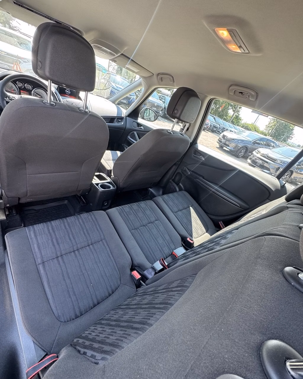 Opel Zafira фото 11