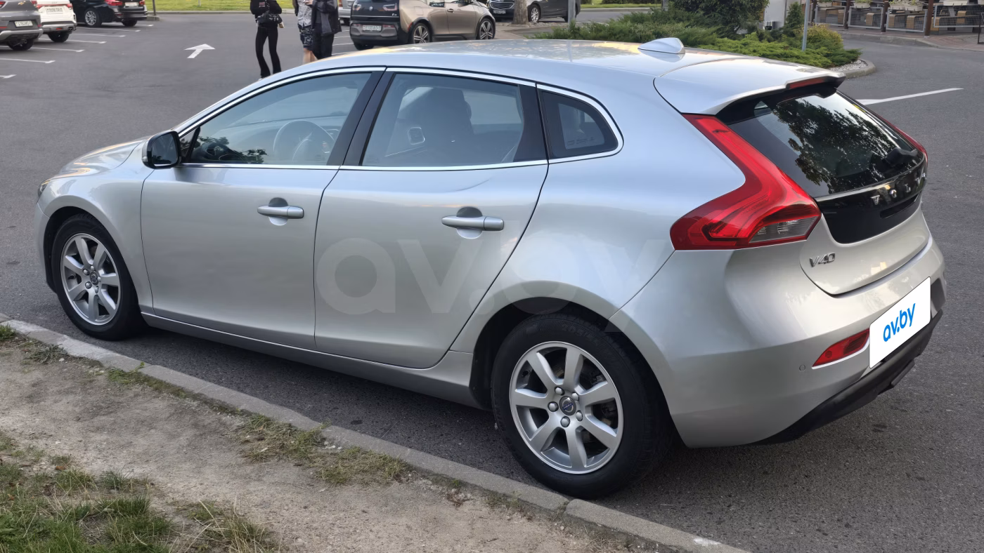 Volvo V40 фото 3