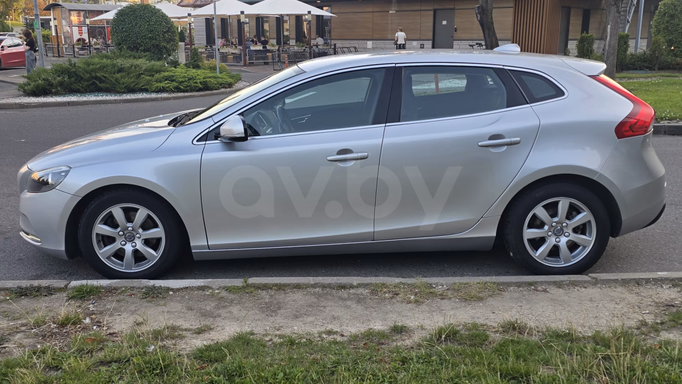 Volvo V40 фото 6