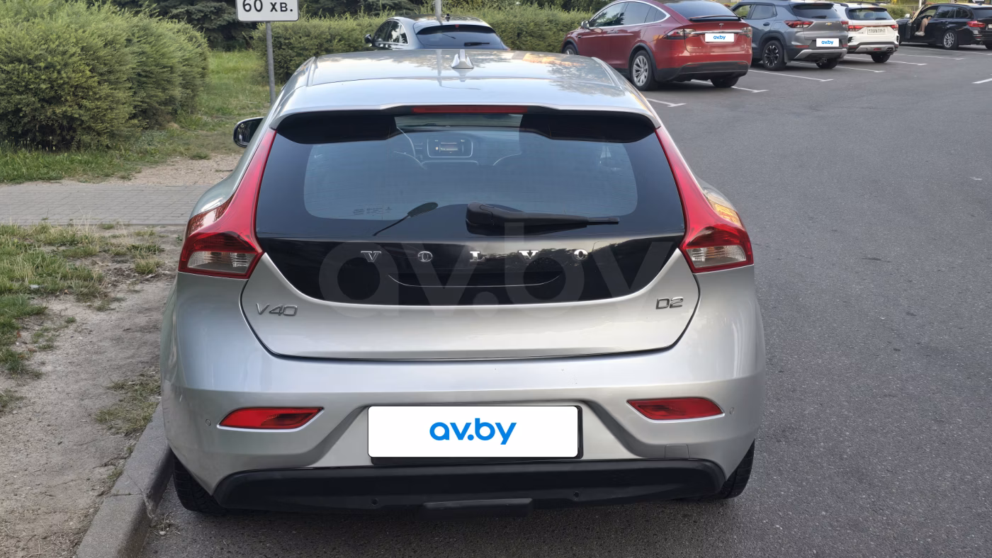 Volvo V40 фото 8