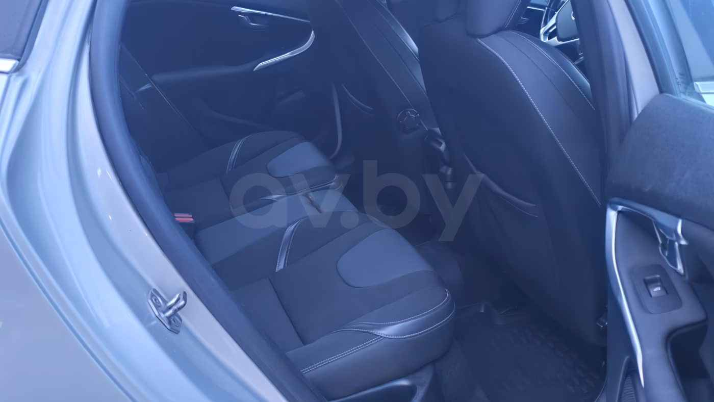 Volvo V40 фото 13