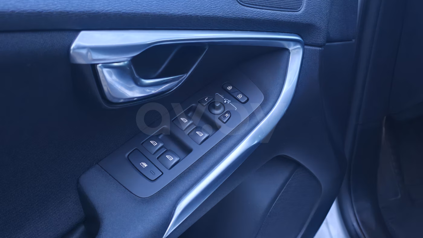 Volvo V40 фото 15