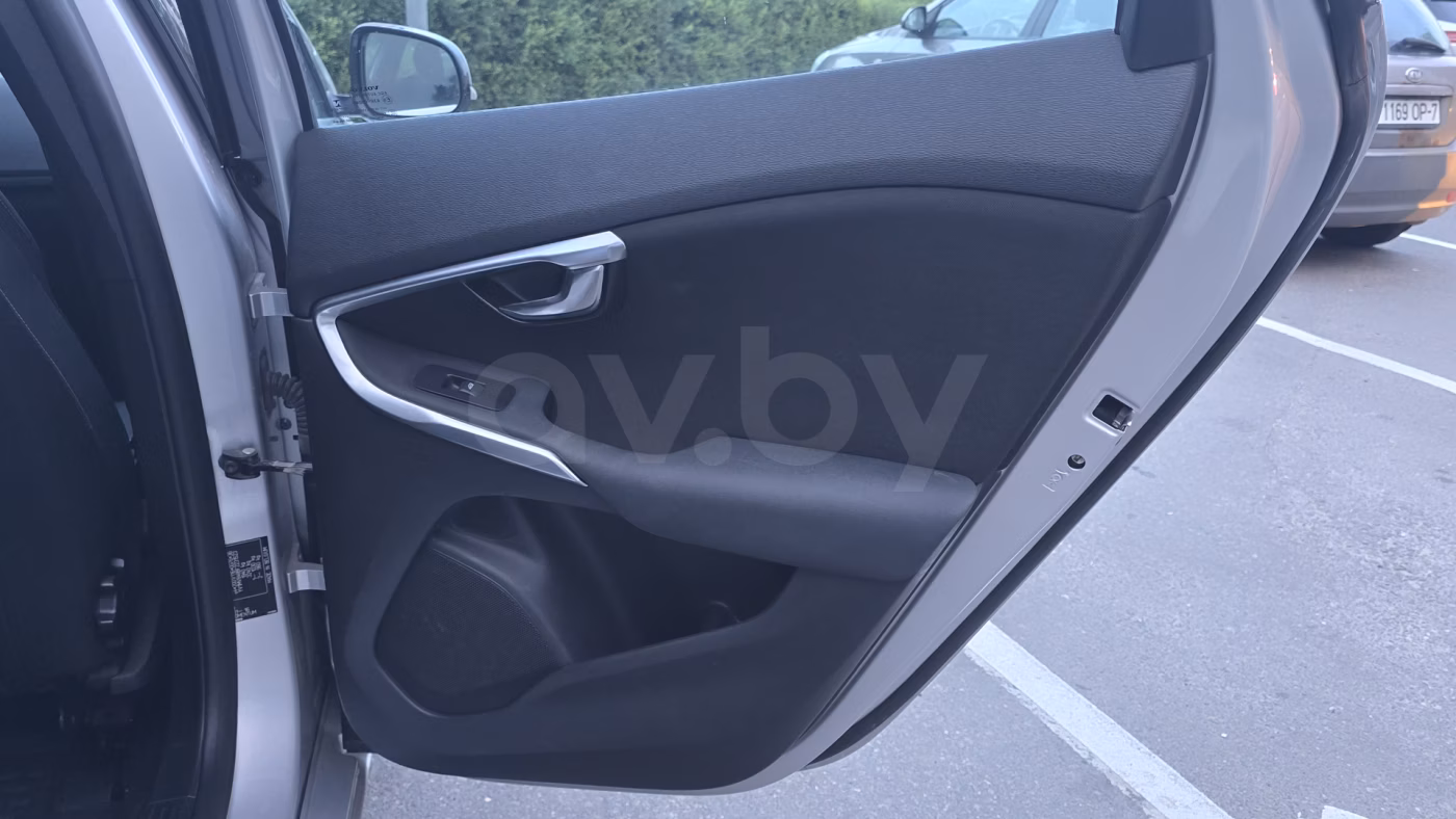 Volvo V40 фото 19