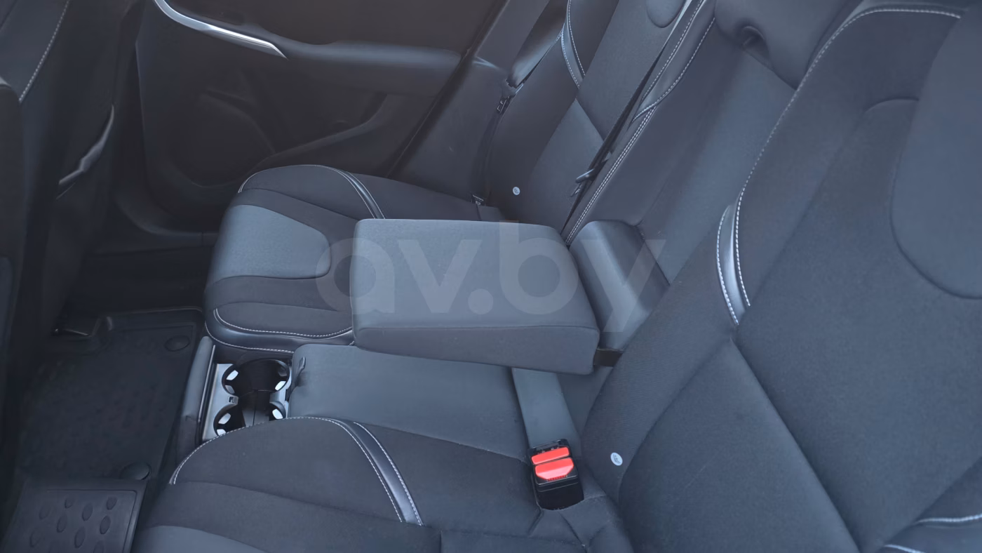Volvo V40 фото 14
