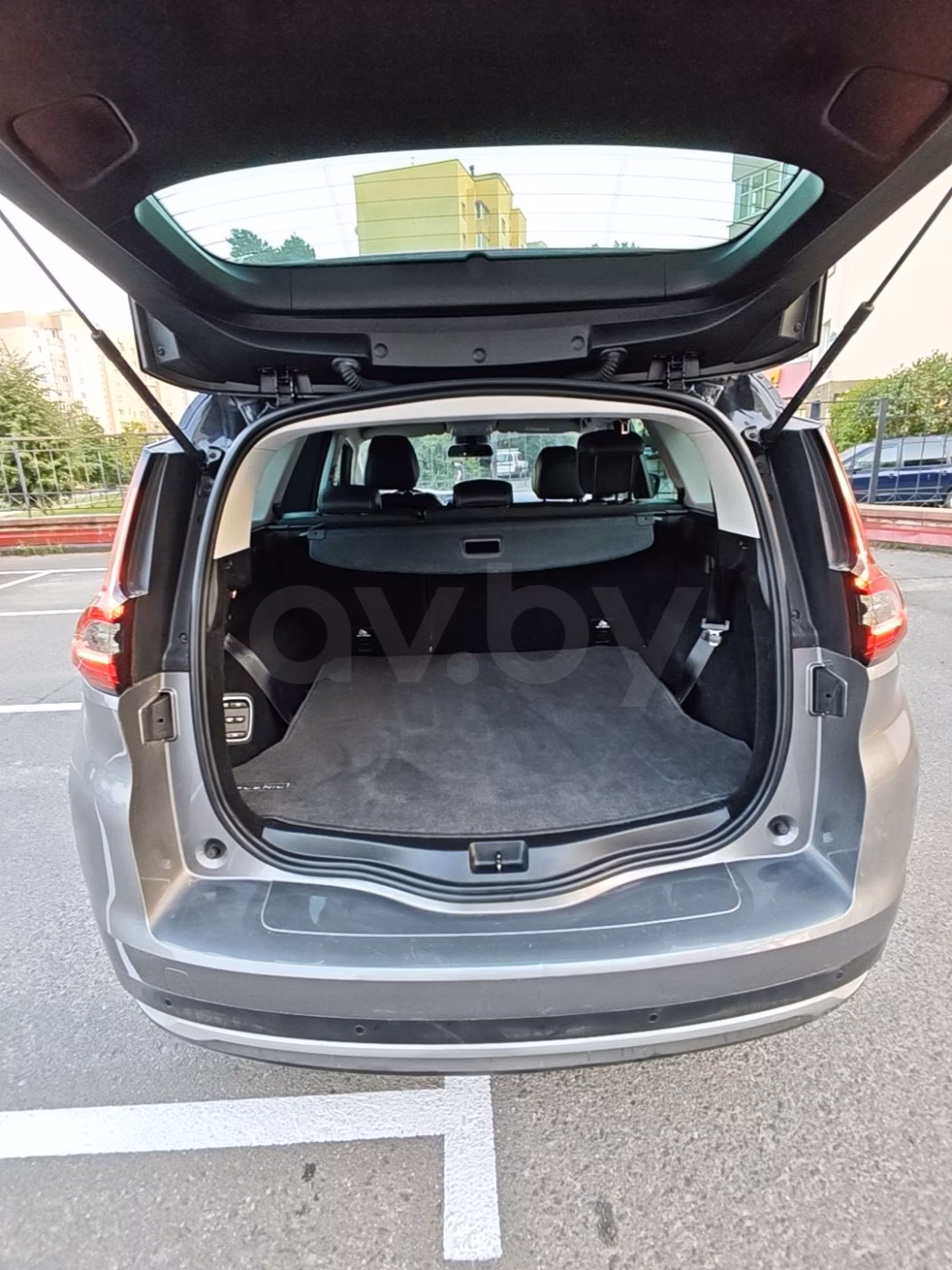Renault Grand Scenic фото 9