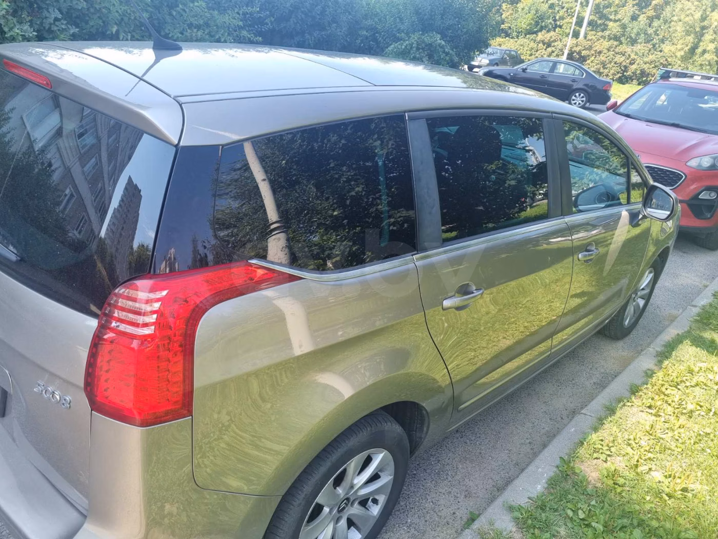 Peugeot 5008 фото 2