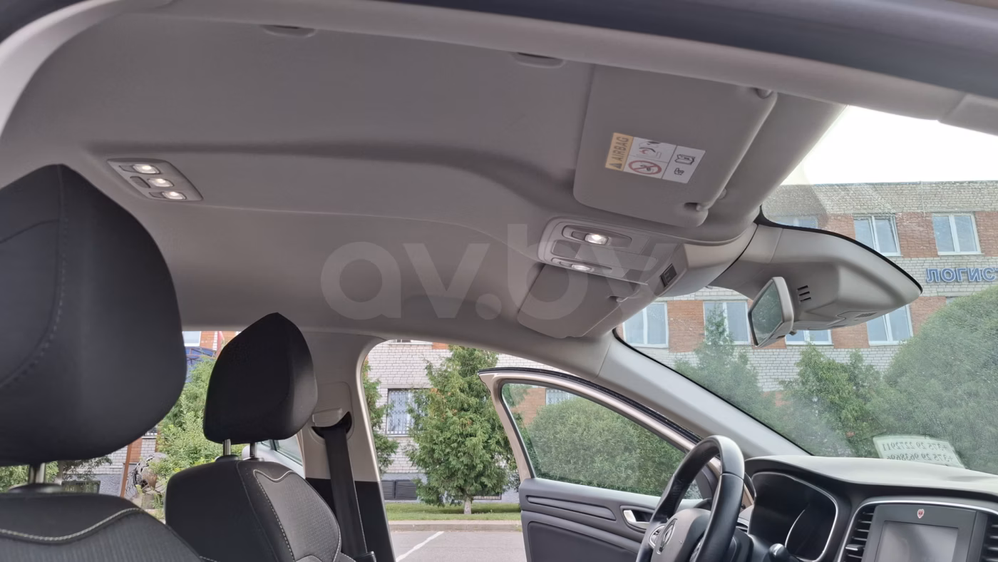 Renault Megane фото 17