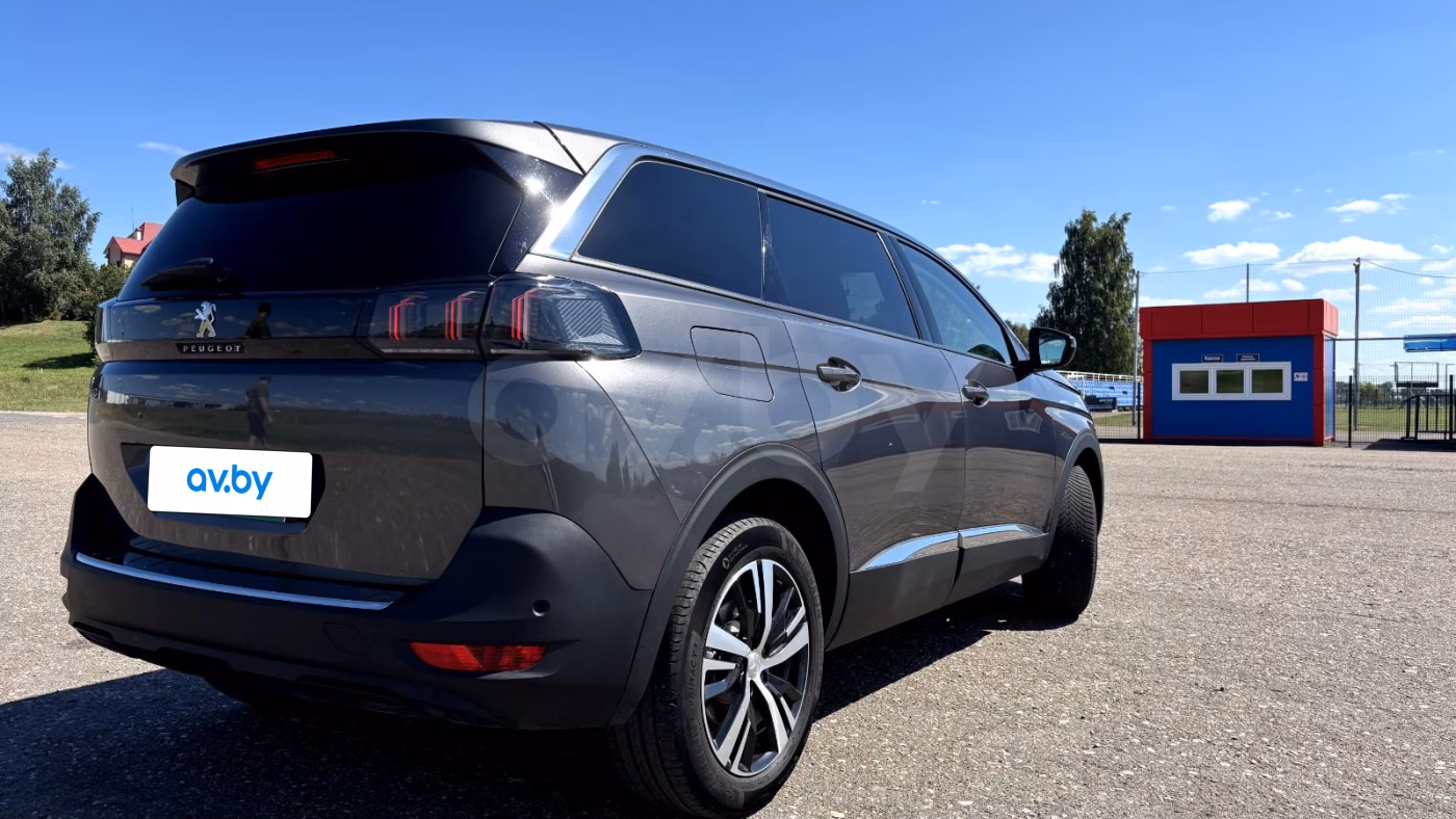 Peugeot 5008 фото 2