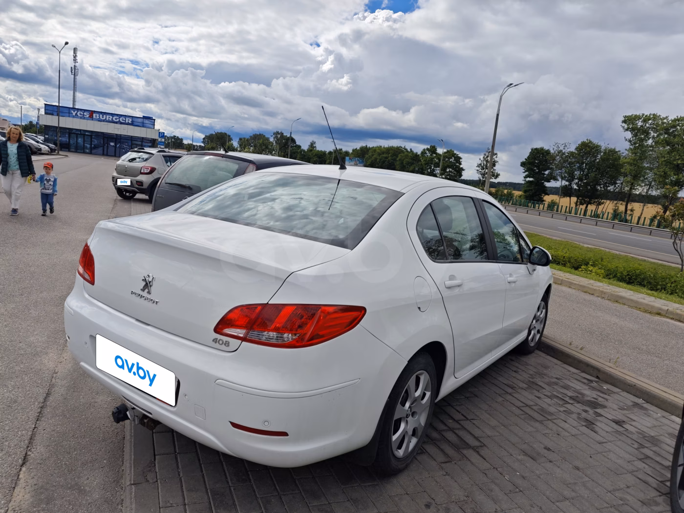 Peugeot 408 фото 4