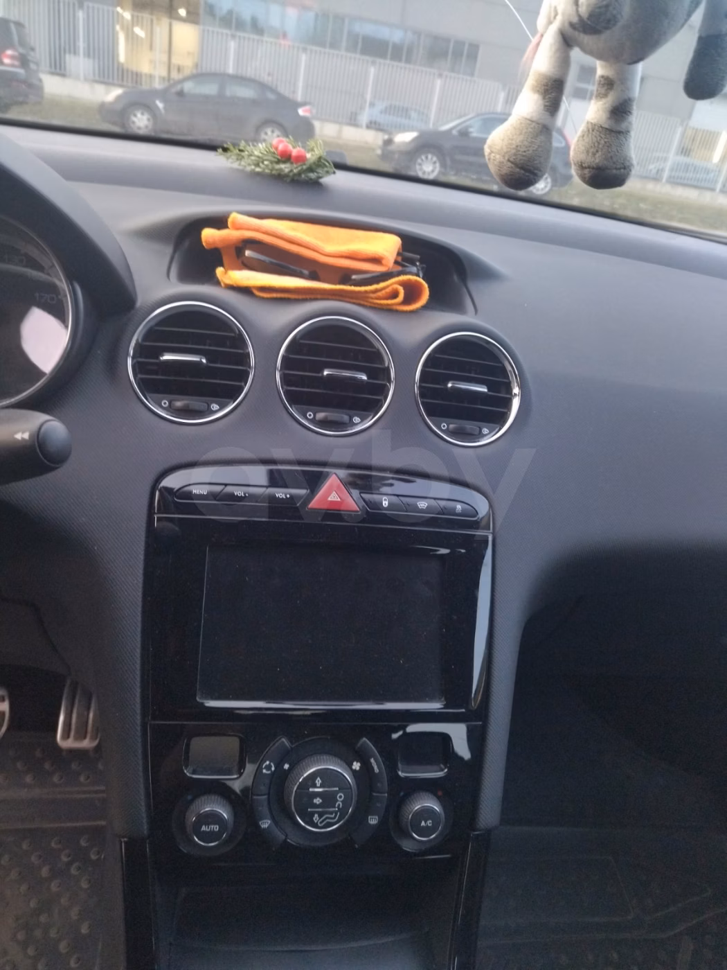 Peugeot 408 фото 7