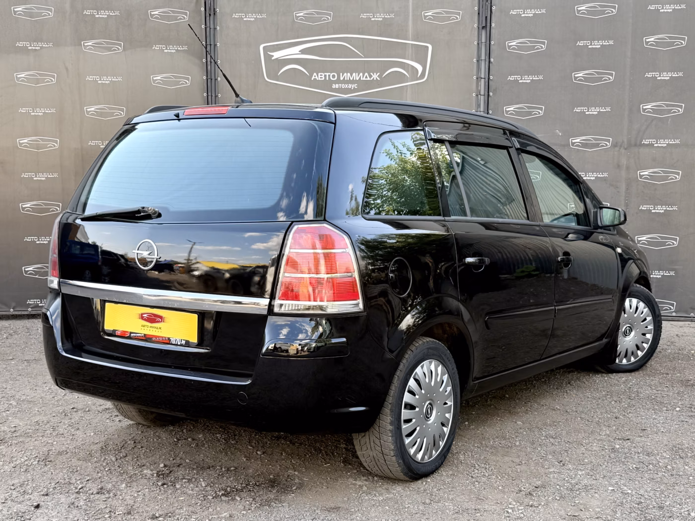 Opel Zafira фото 2