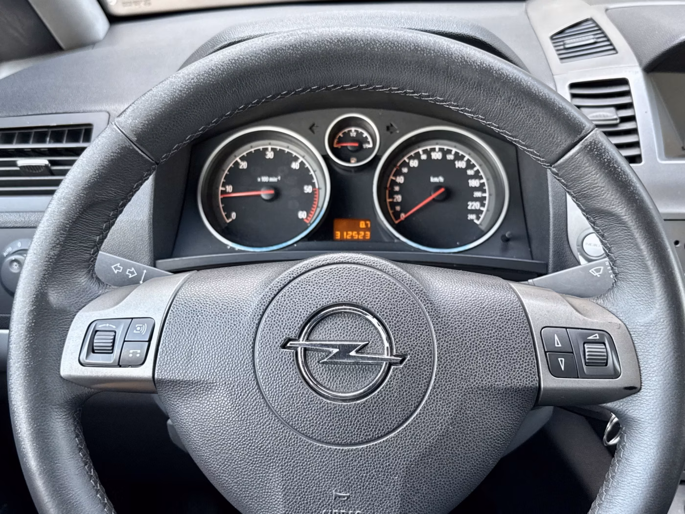 Opel Zafira фото 21