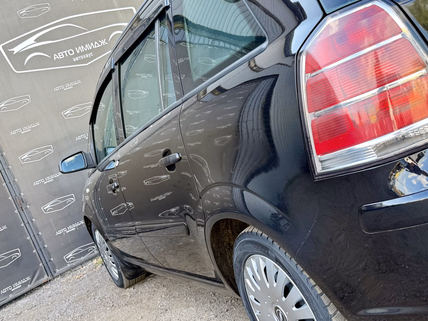 Opel Zafira фото 9