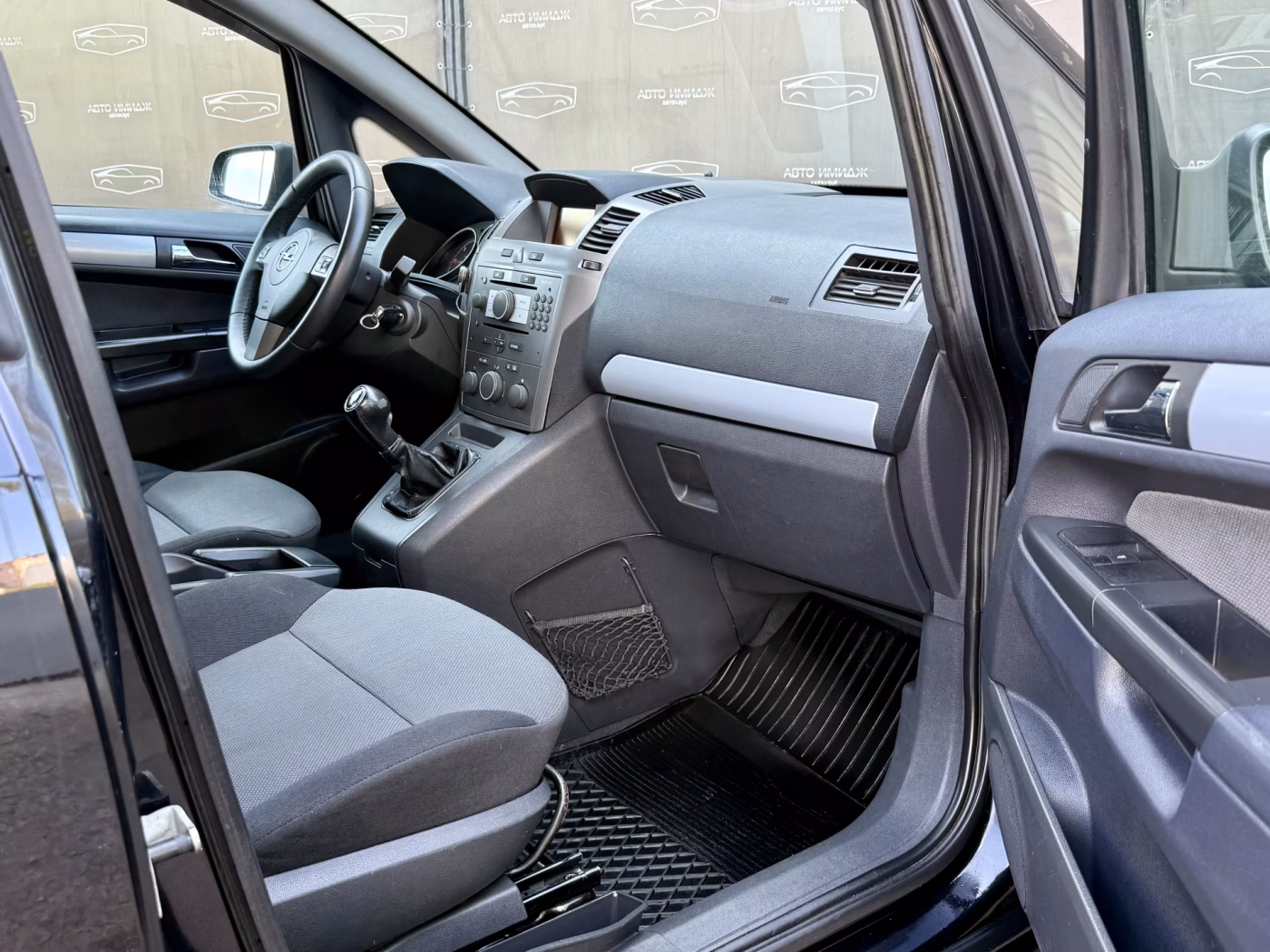 Opel Zafira фото 15