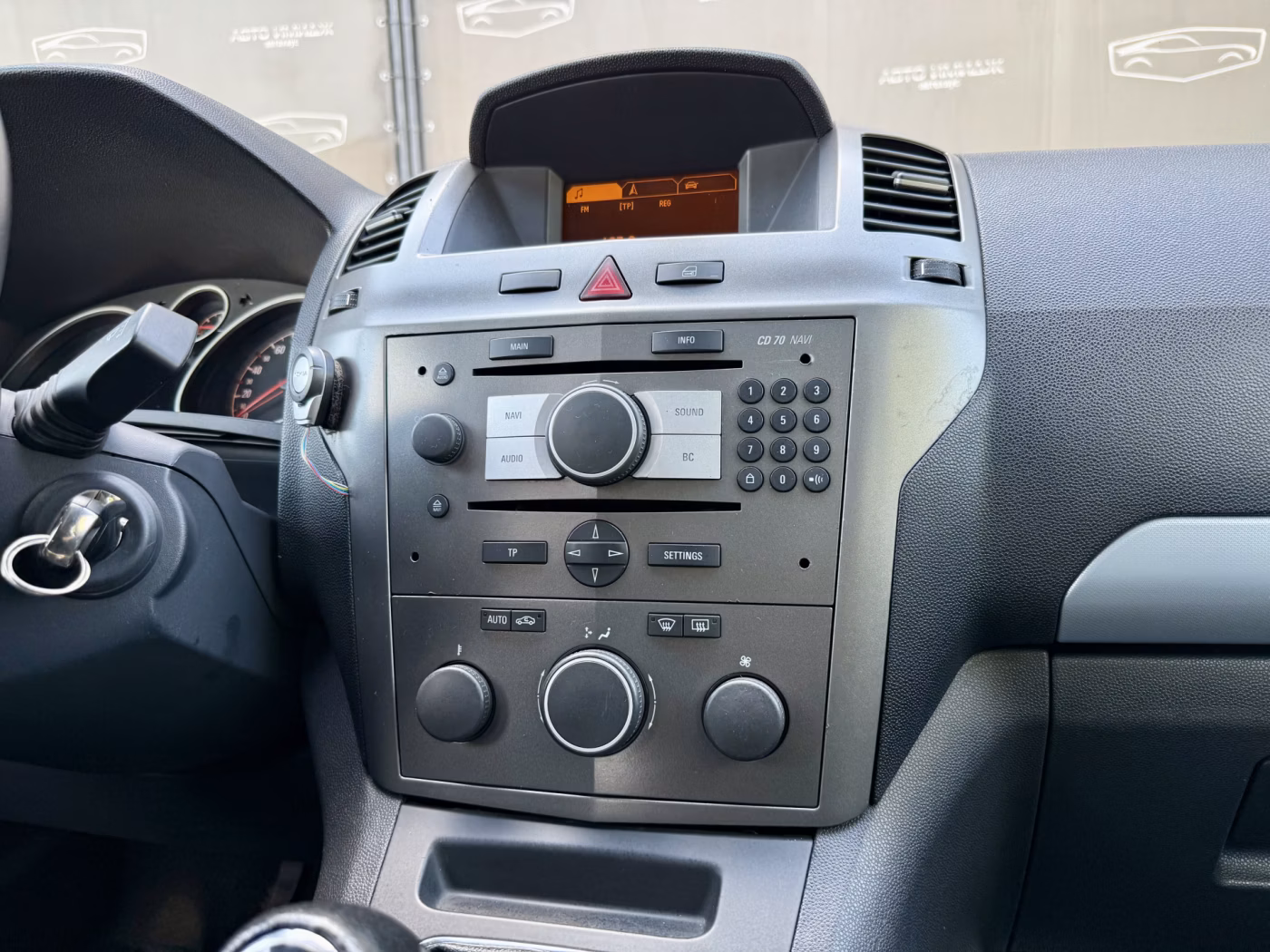 Opel Zafira фото 20