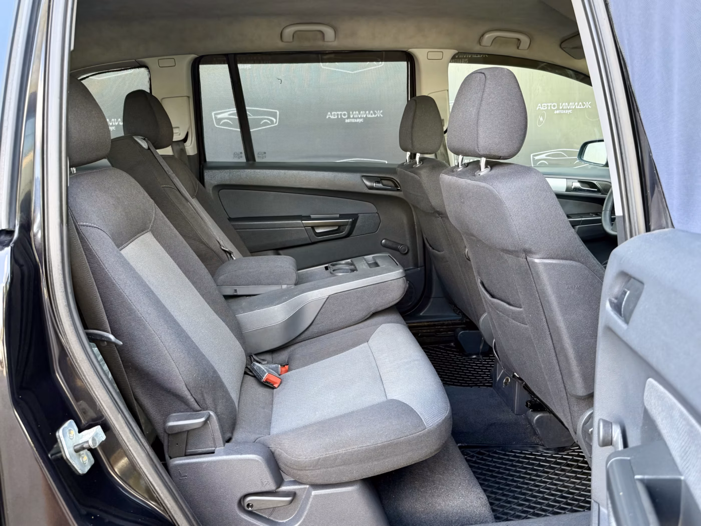 Opel Zafira фото 25