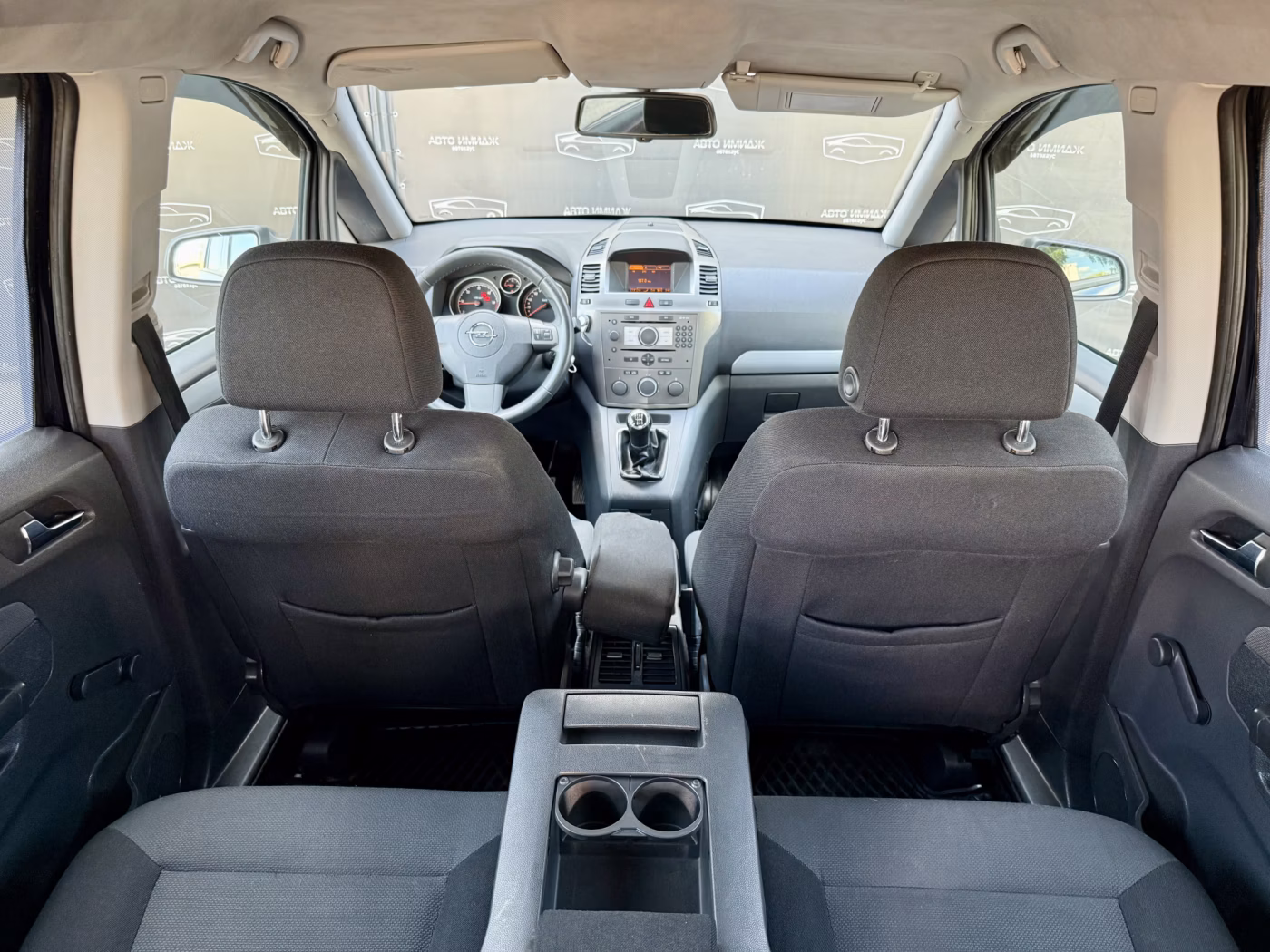 Opel Zafira фото 24
