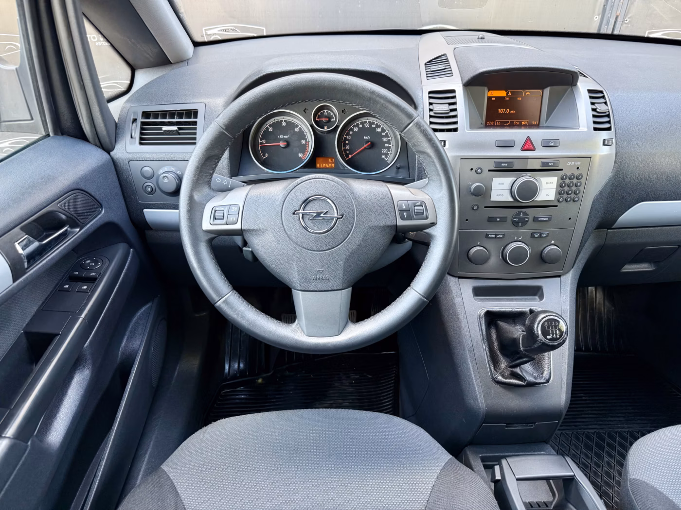 Opel Zafira фото 19