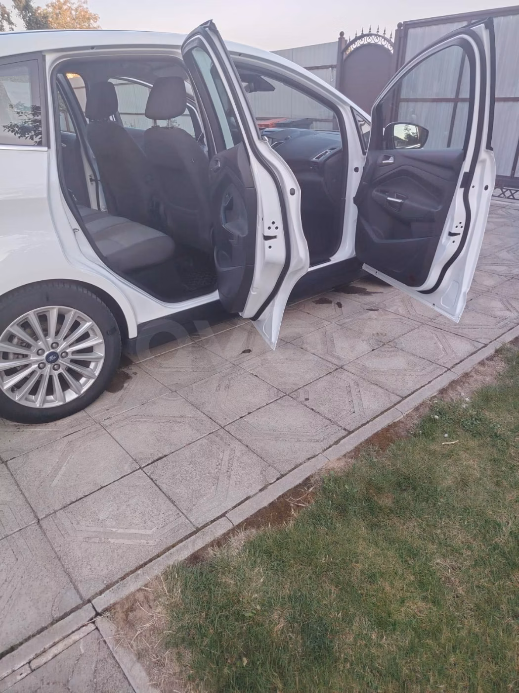 Ford C-MAX фото 4