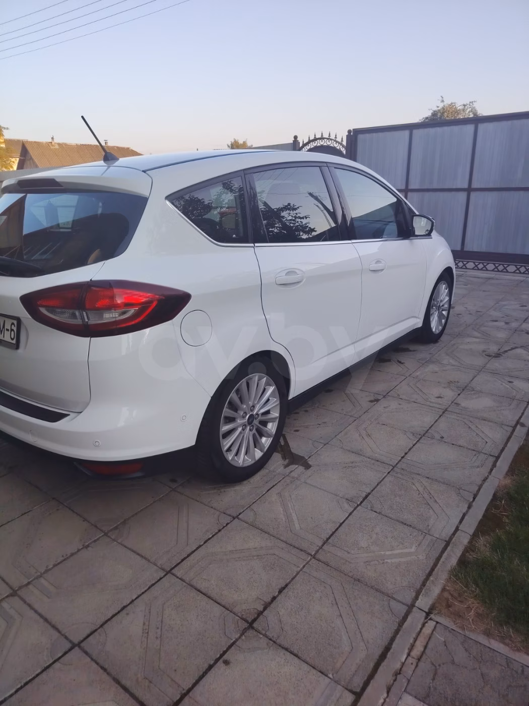 Ford C-MAX фото 12