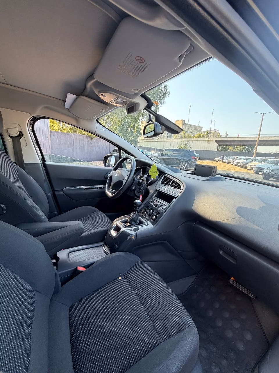 Peugeot 5008 фото 13