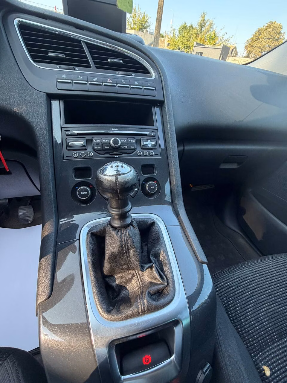 Peugeot 5008 фото 14