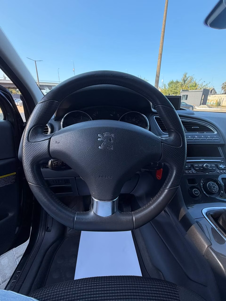 Peugeot 5008 фото 16