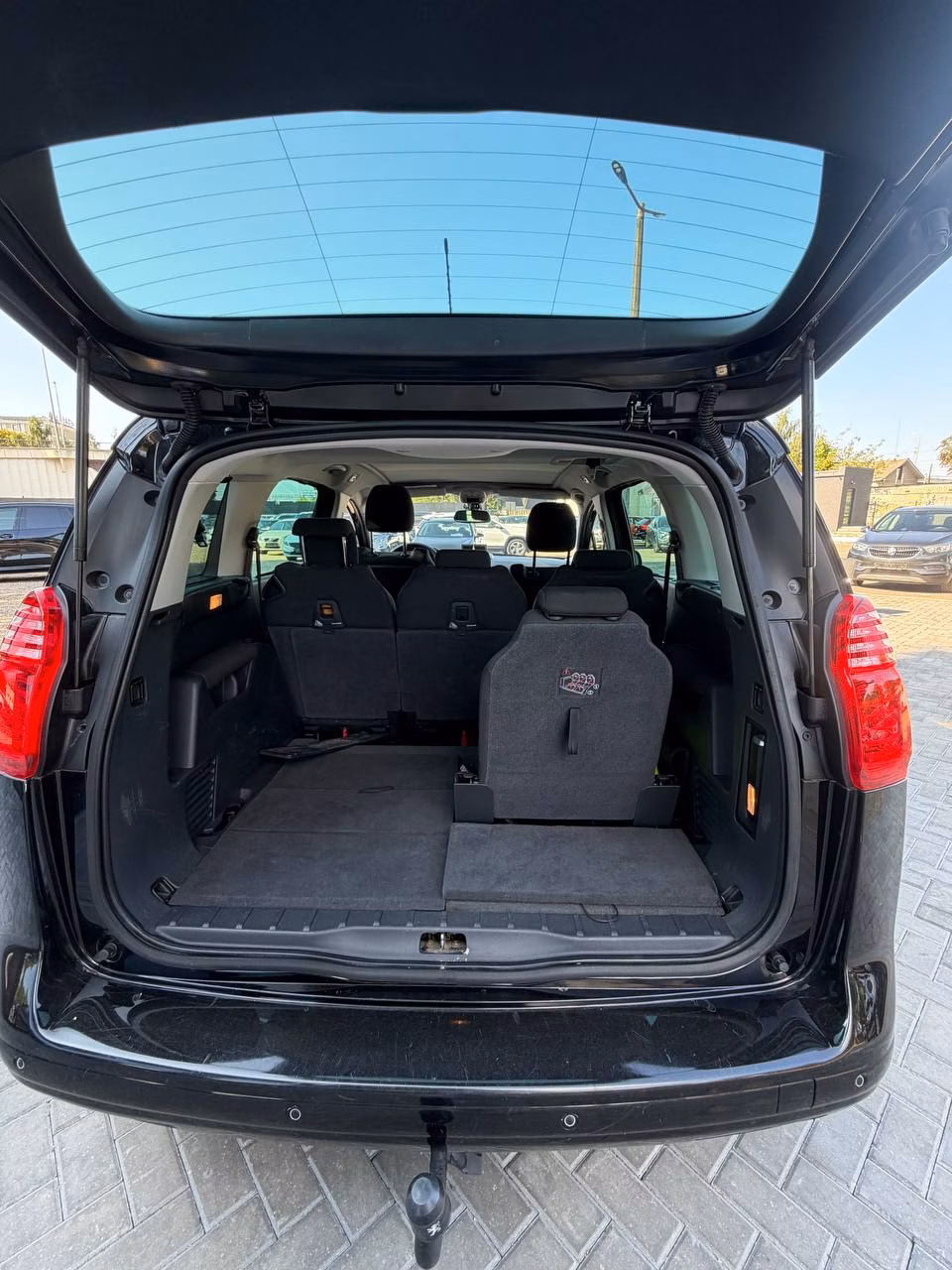 Peugeot 5008 фото 17