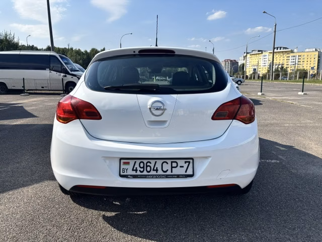 Opel Astra фото 8