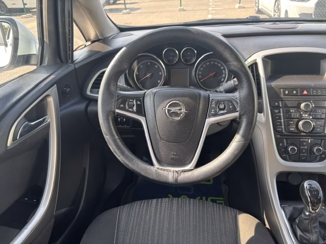 Opel Astra фото 9