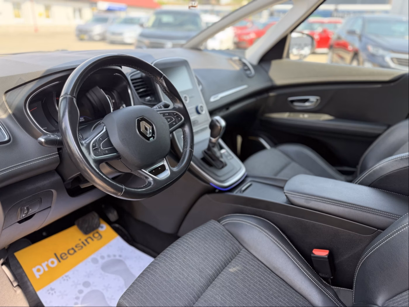 Renault Scenic фото 12