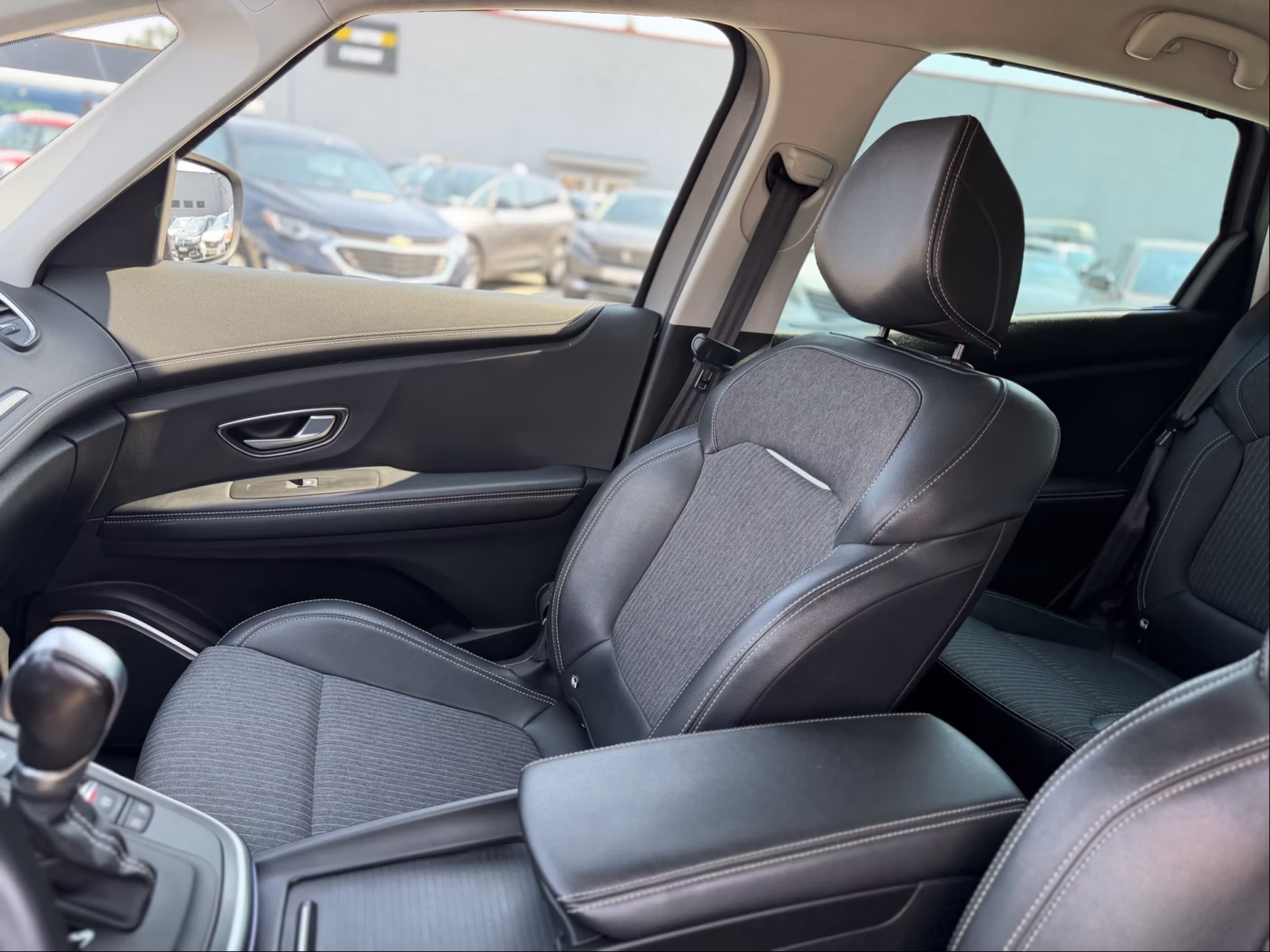 Renault Scenic фото 15