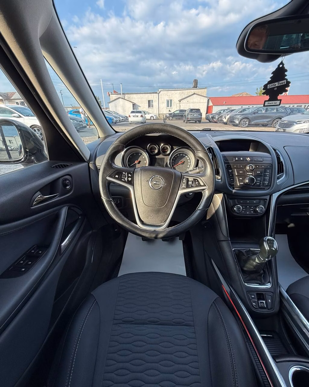 Opel Zafira фото 10