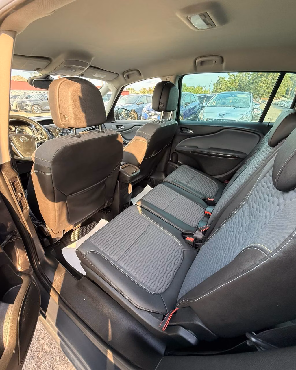 Opel Zafira фото 12