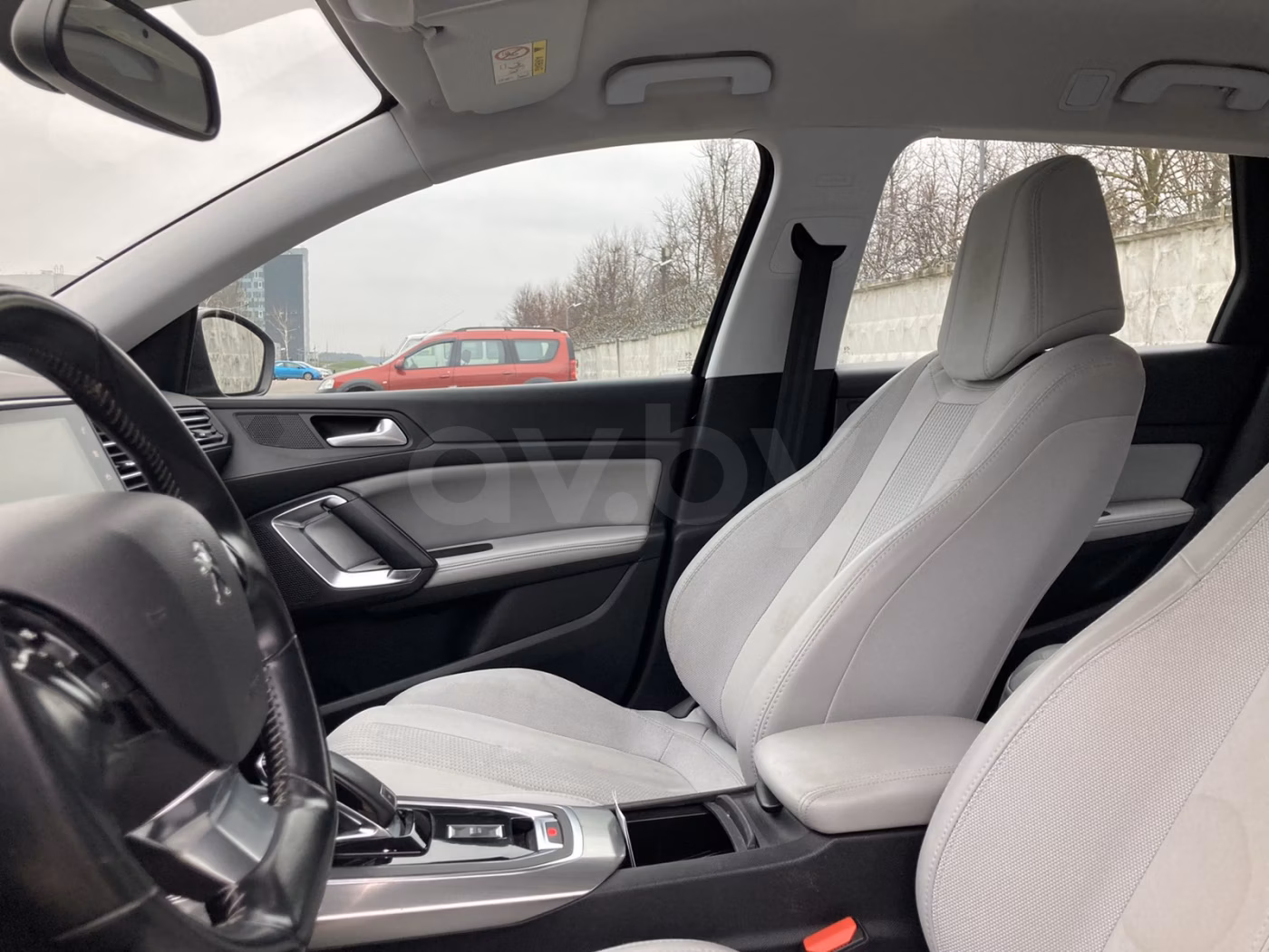 Peugeot 308 фото 3