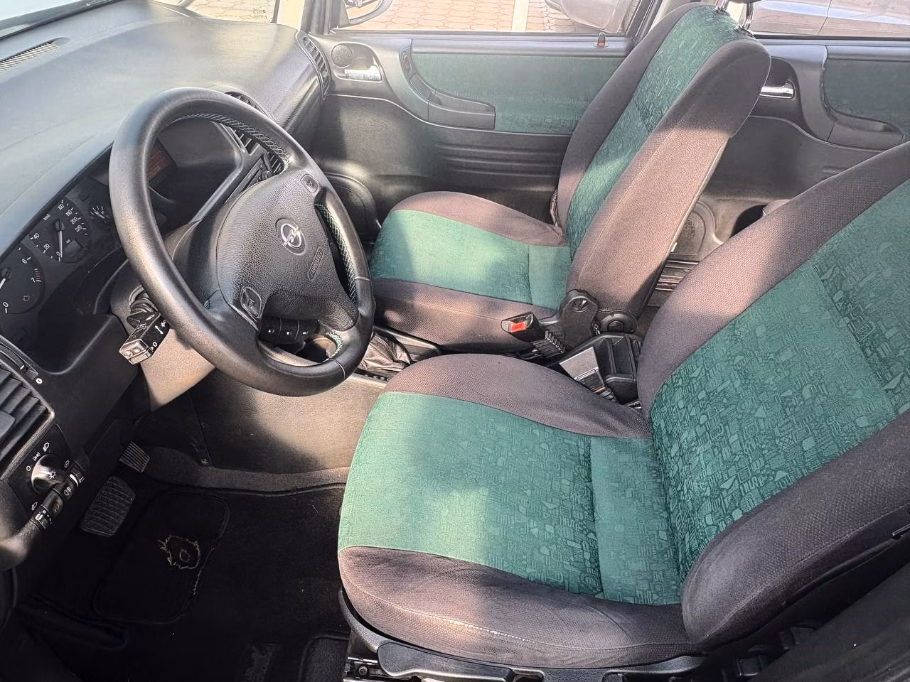 Opel Zafira фото 7