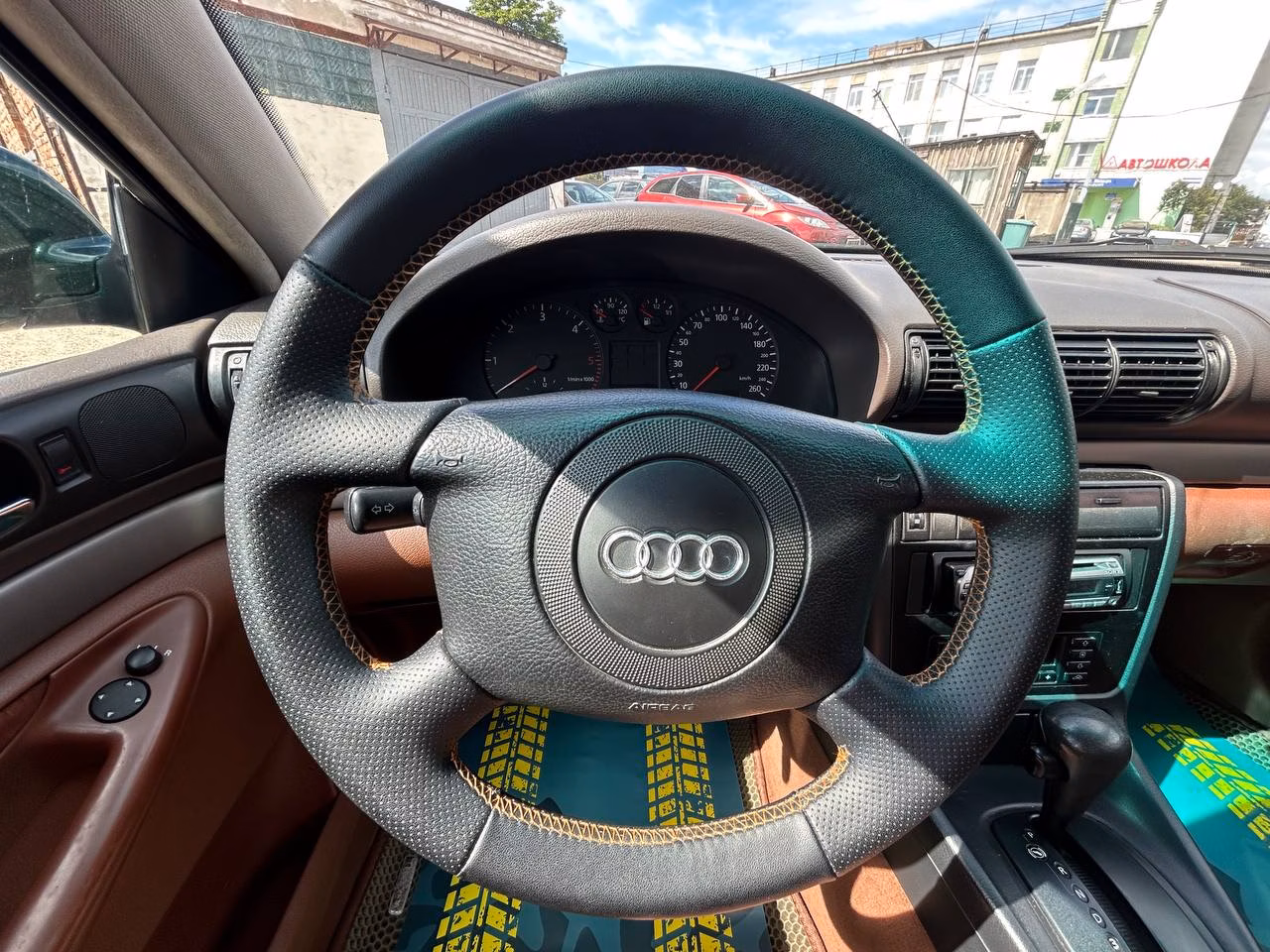 Audi A4 фото 12