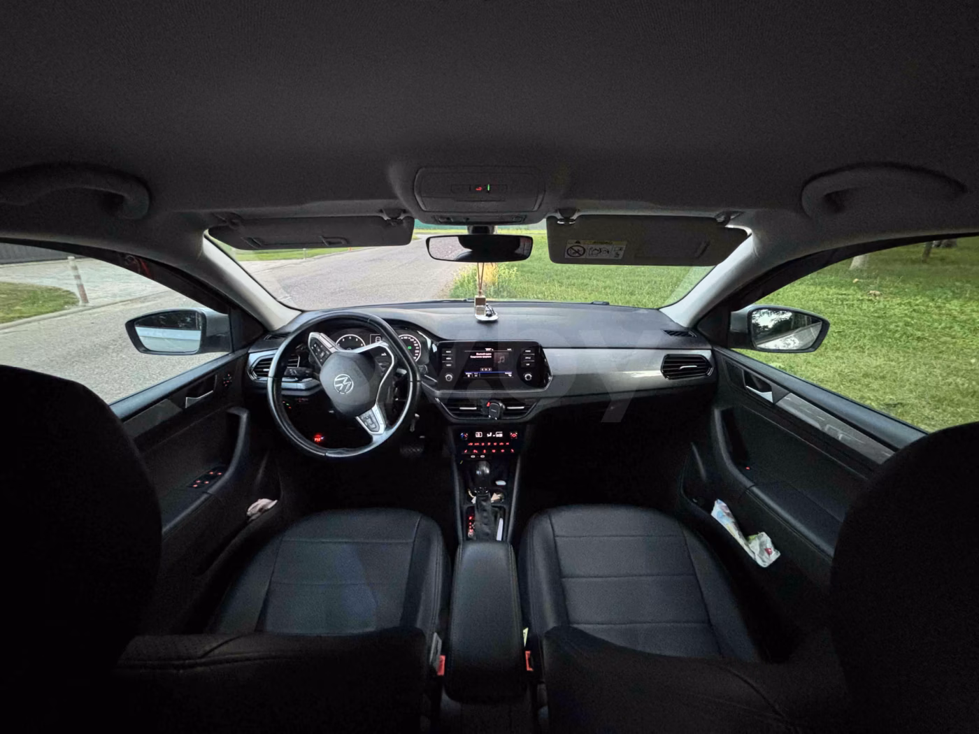 Volkswagen Polo Sedan фото 3