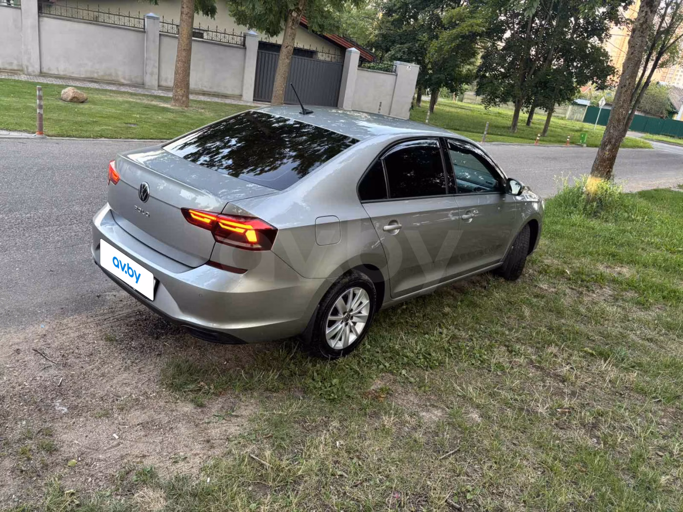 Volkswagen Polo Sedan фото 8