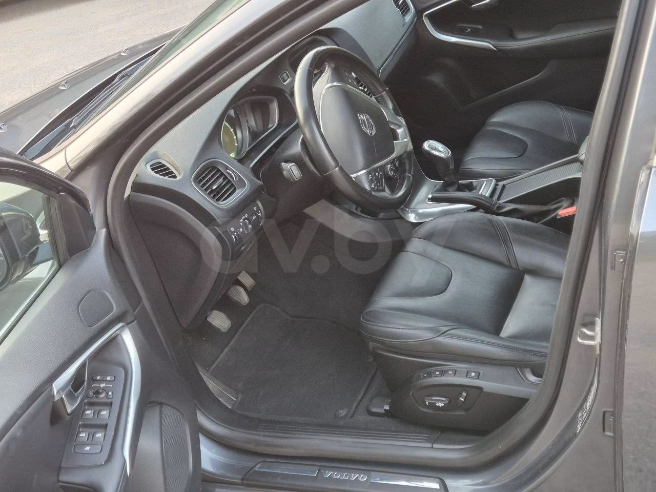 Volvo V40 фото 10