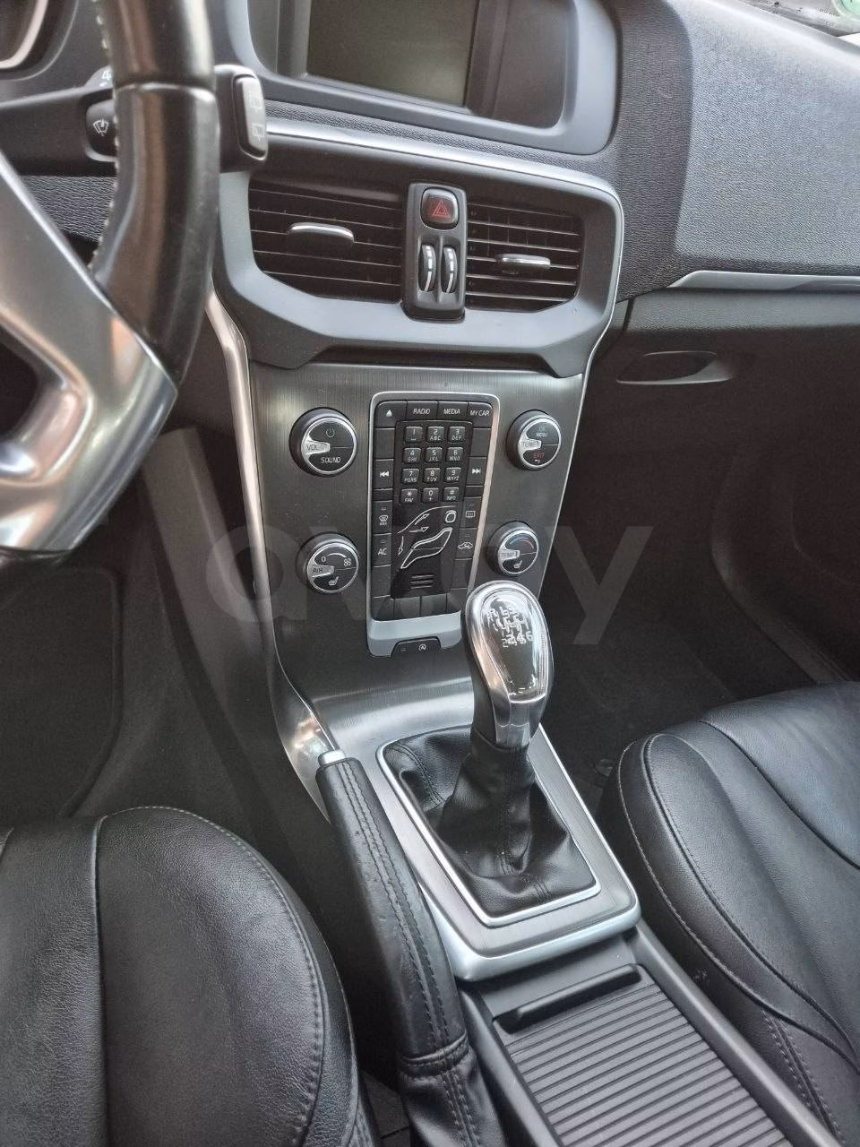Volvo V40 фото 9