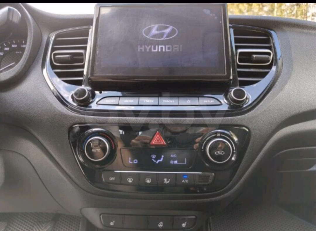 Hyundai Accent фото 7