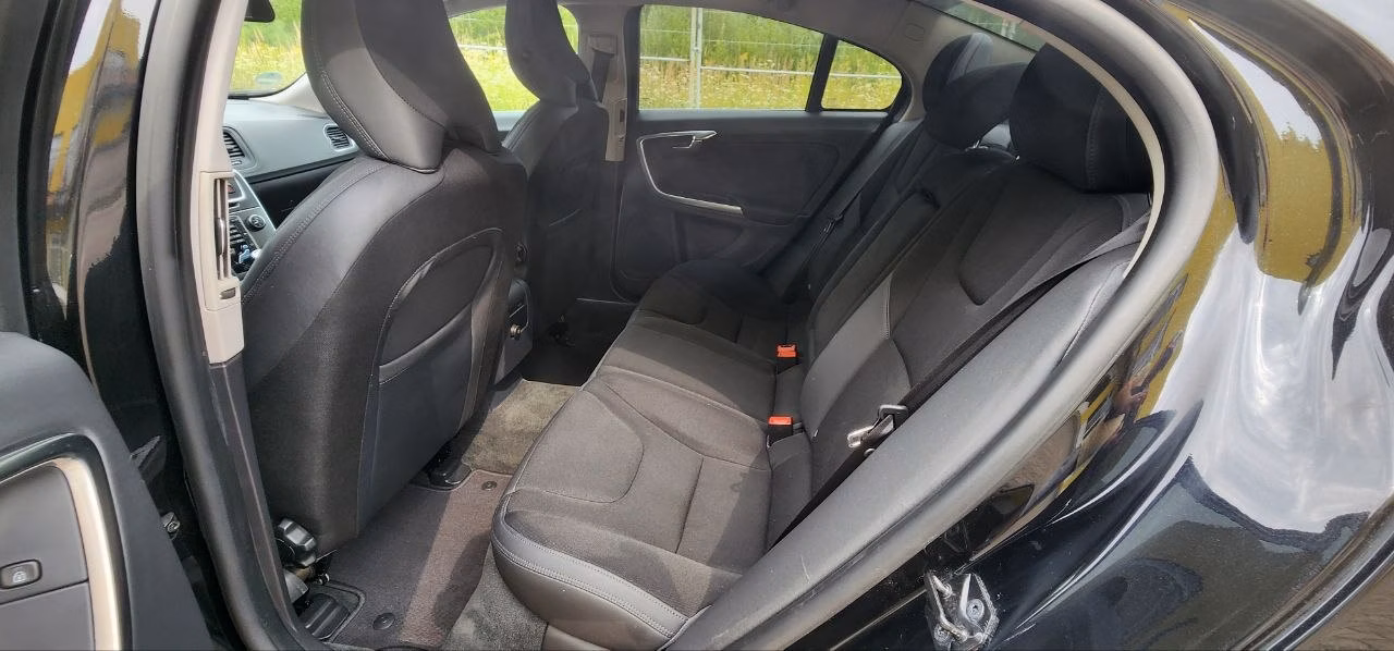 Volvo S60 фото 6