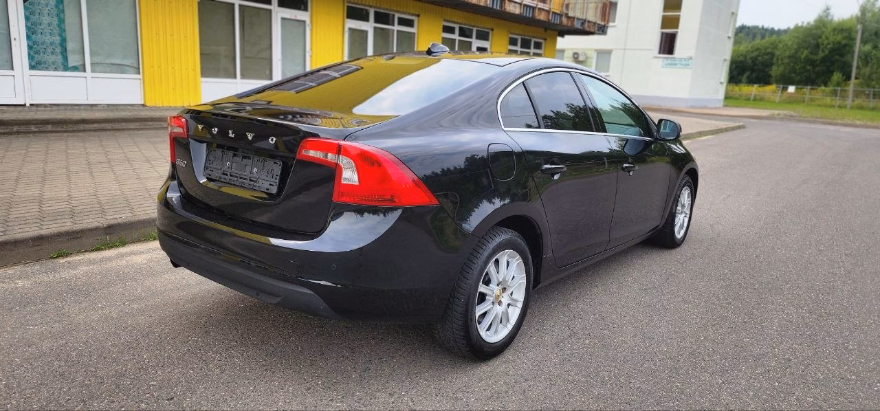Volvo S60 фото 4