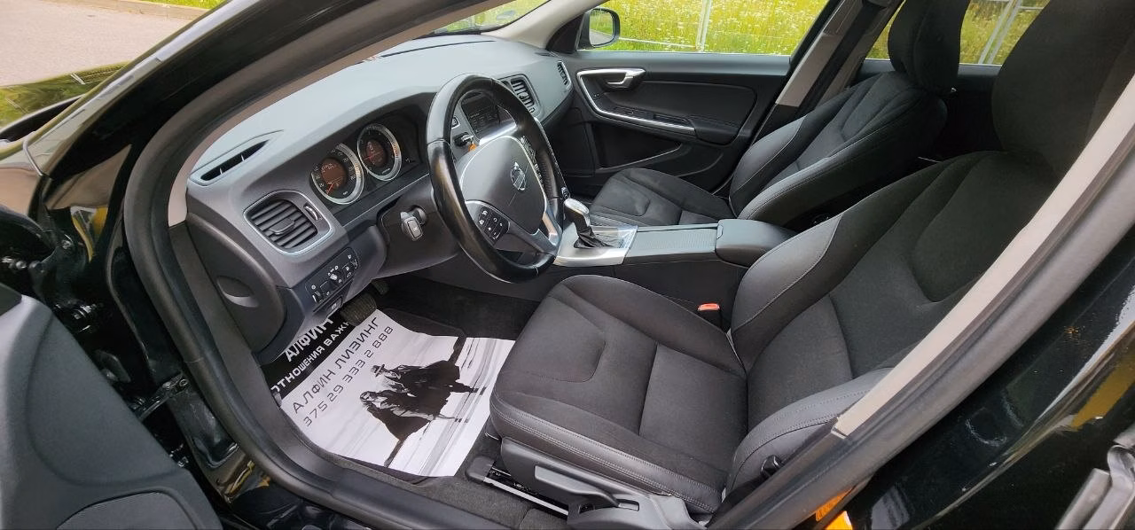 Volvo S60 фото 10