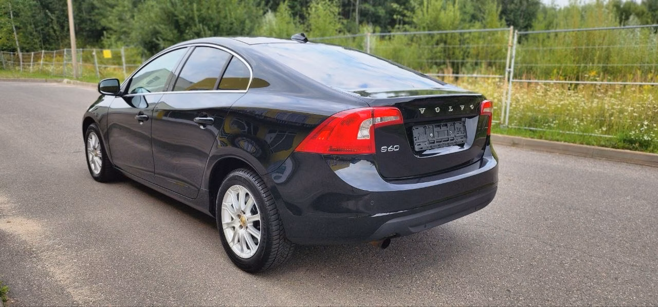Volvo S60 фото 5