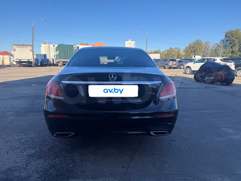 Mercedes-Benz E-Класс фото 6